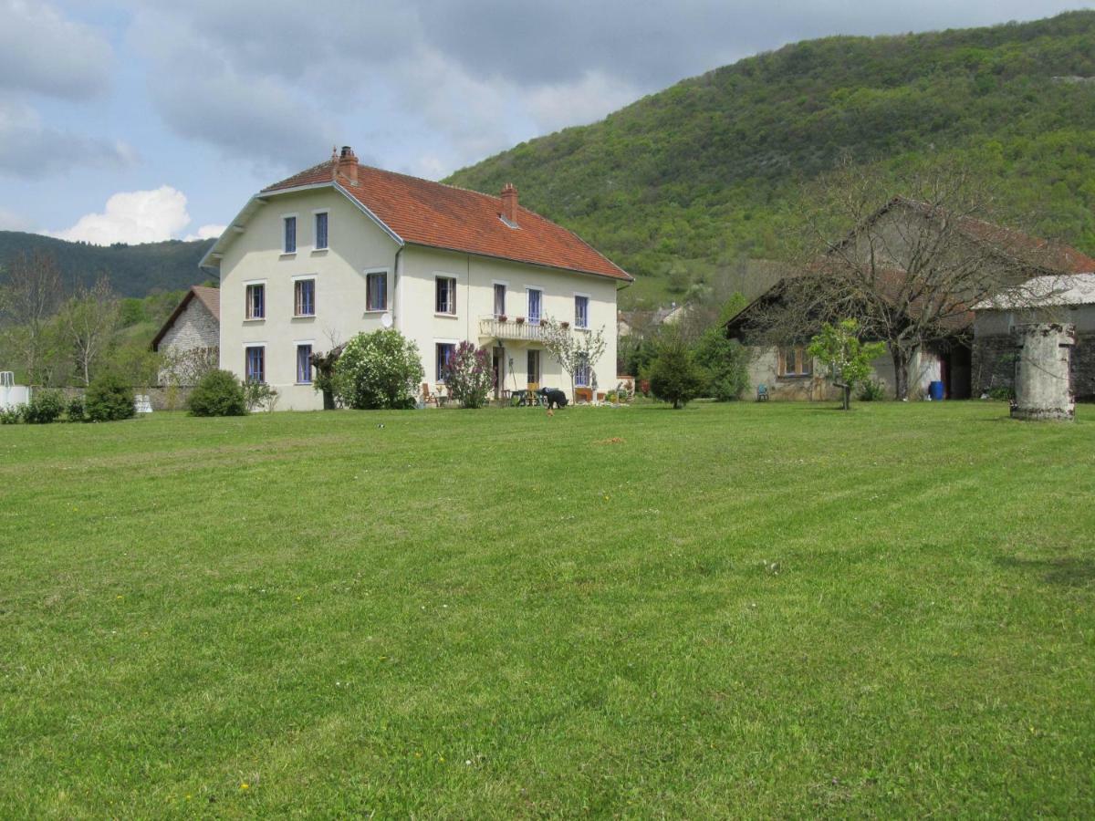 Bed and Breakfast Goute La Vie Marchamp Exterior foto