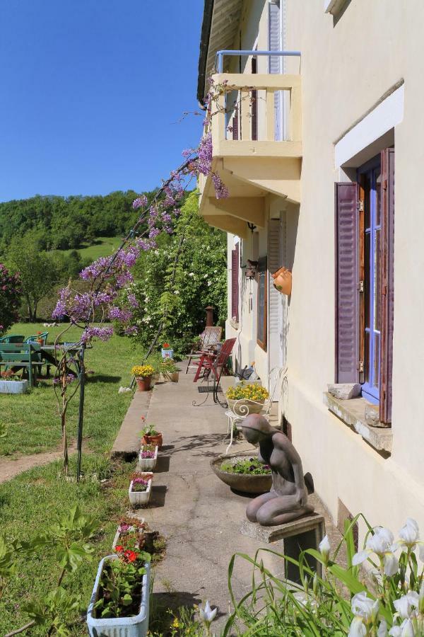 Bed and Breakfast Goute La Vie Marchamp Exterior foto