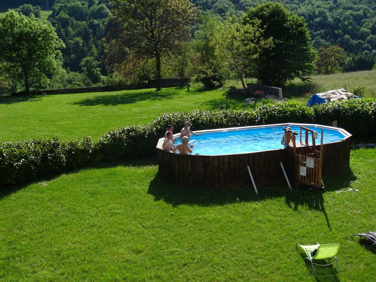 Bed and Breakfast Goute La Vie Marchamp Exterior foto