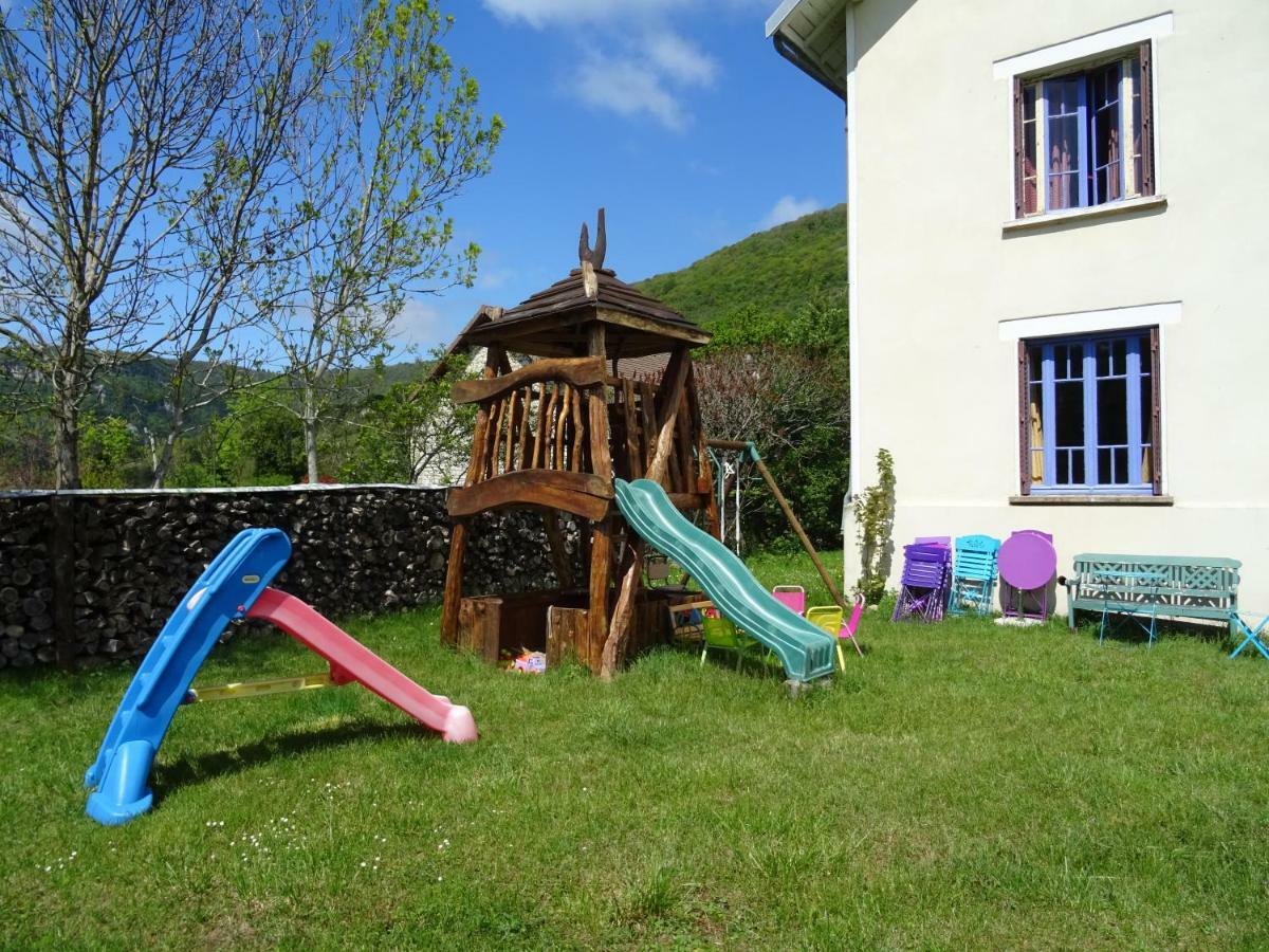 Bed and Breakfast Goute La Vie Marchamp Exterior foto