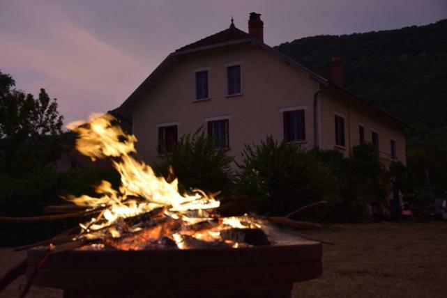 Bed and Breakfast Goute La Vie Marchamp Exterior foto